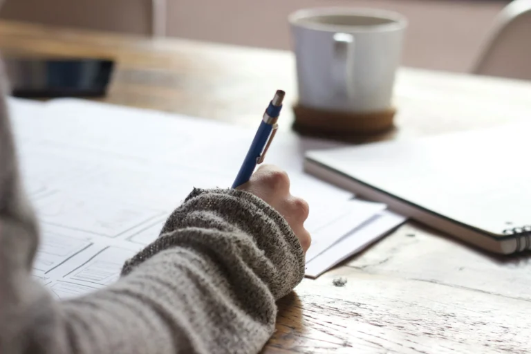 10 Cognitive Behavioral Therapy-Inspired Journal Prompts for CBT Reflection at Home